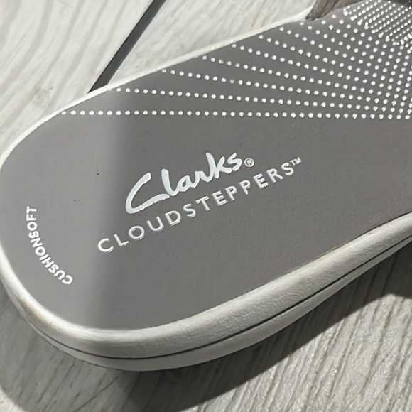 Clark’s Cloud-steepers Grey Sandals - Picture 6 of 9